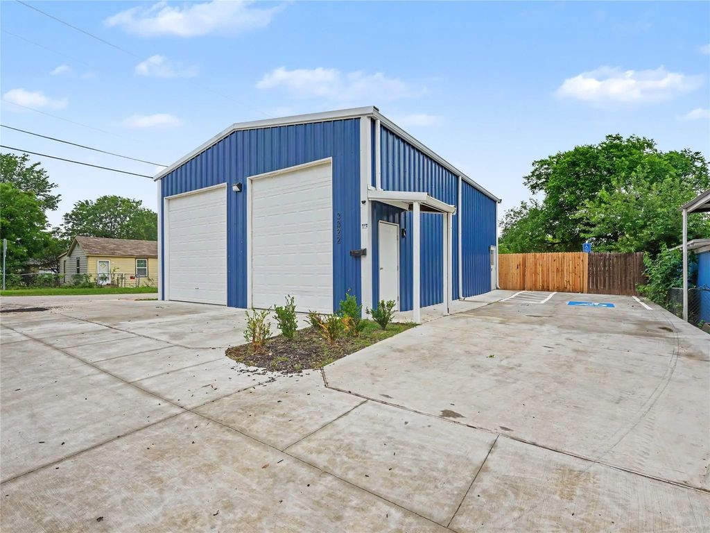 3322 N Calhoun Street, Fort Worth