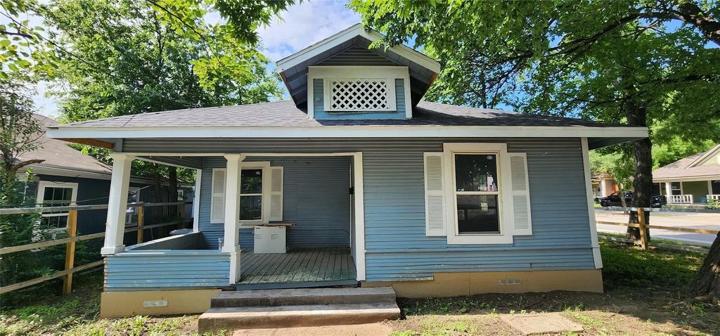 940 W 7th Street, Dallas