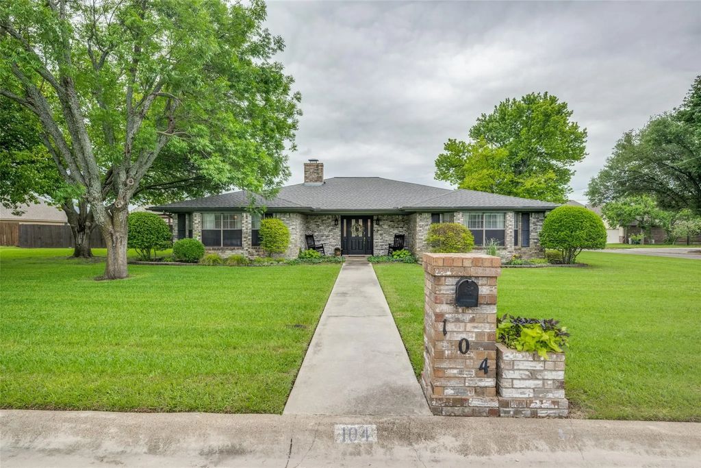 104 Brookview Drive, Decatur