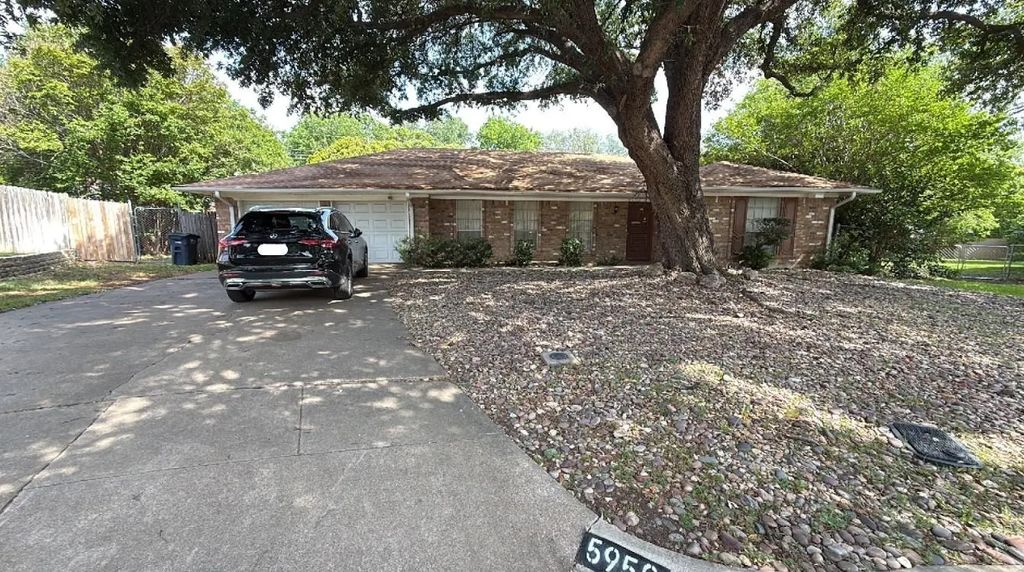 5950 Ashford Court, Fort Worth