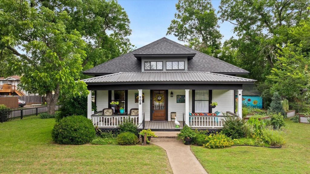 708 N Anglin Street, Cleburne