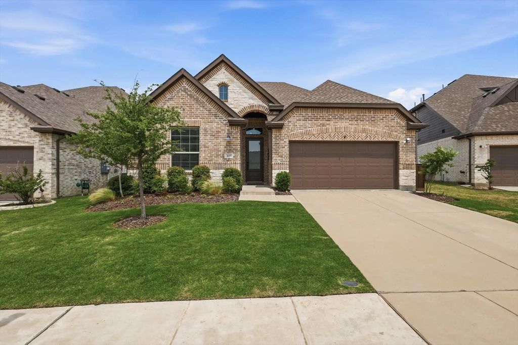405 Hummingbird Drive, Celina
