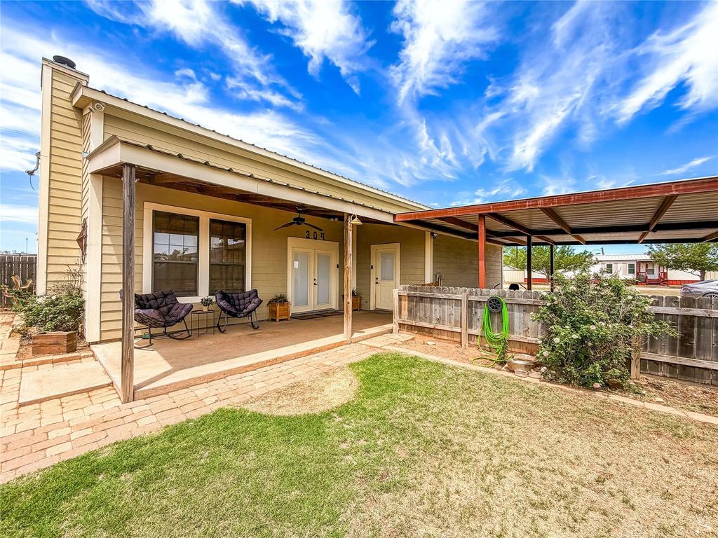 304 S Madison Avenue, Aspermont