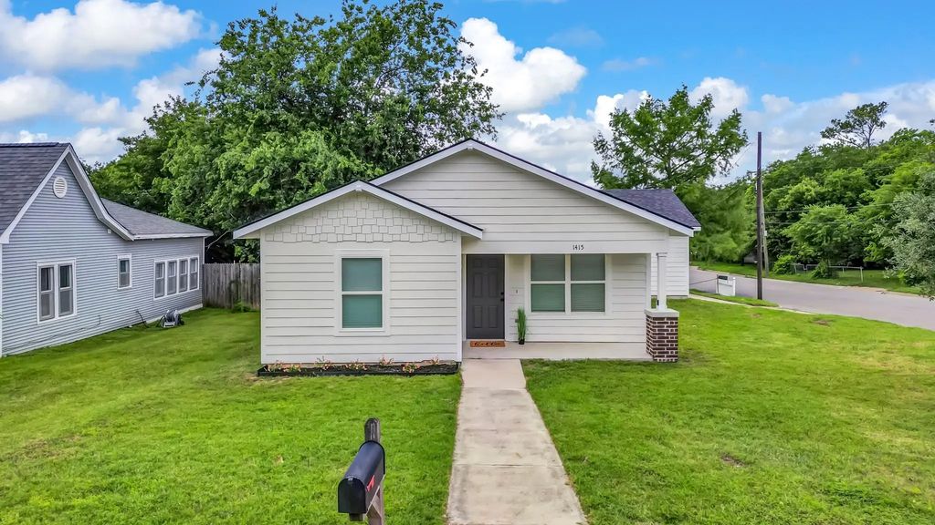 1415 N Elm Street, Weatherford