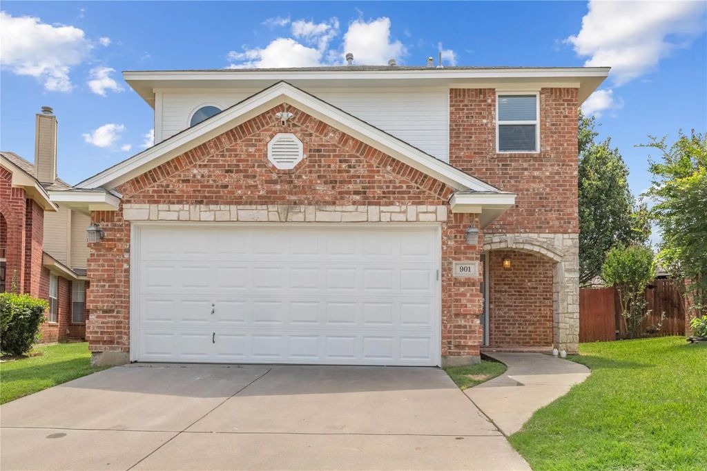 901 Saddle Drive, Euless