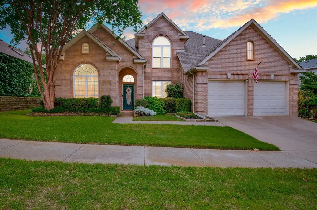 3813 Cherokee Drive, Bedford