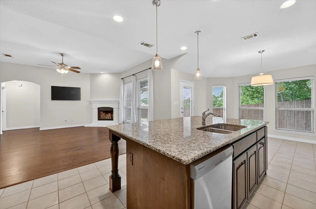 7920 Wilson Cliff Court, White Settlement