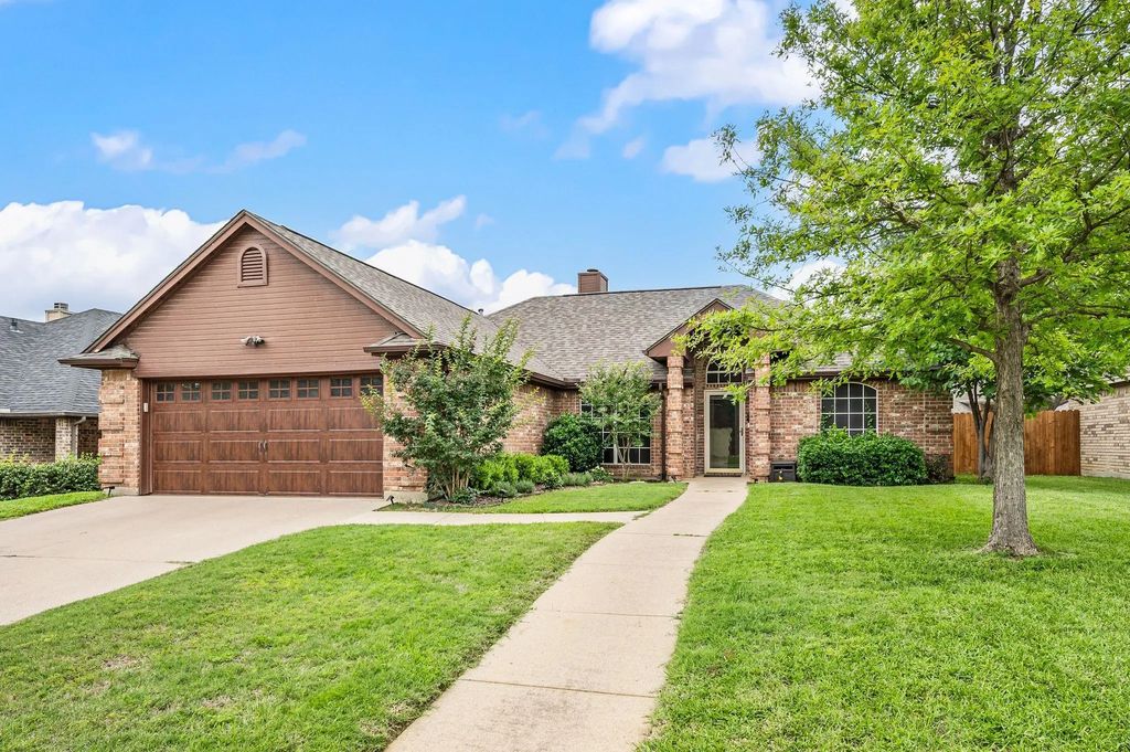 2605 Briargrove Drive, Hurst