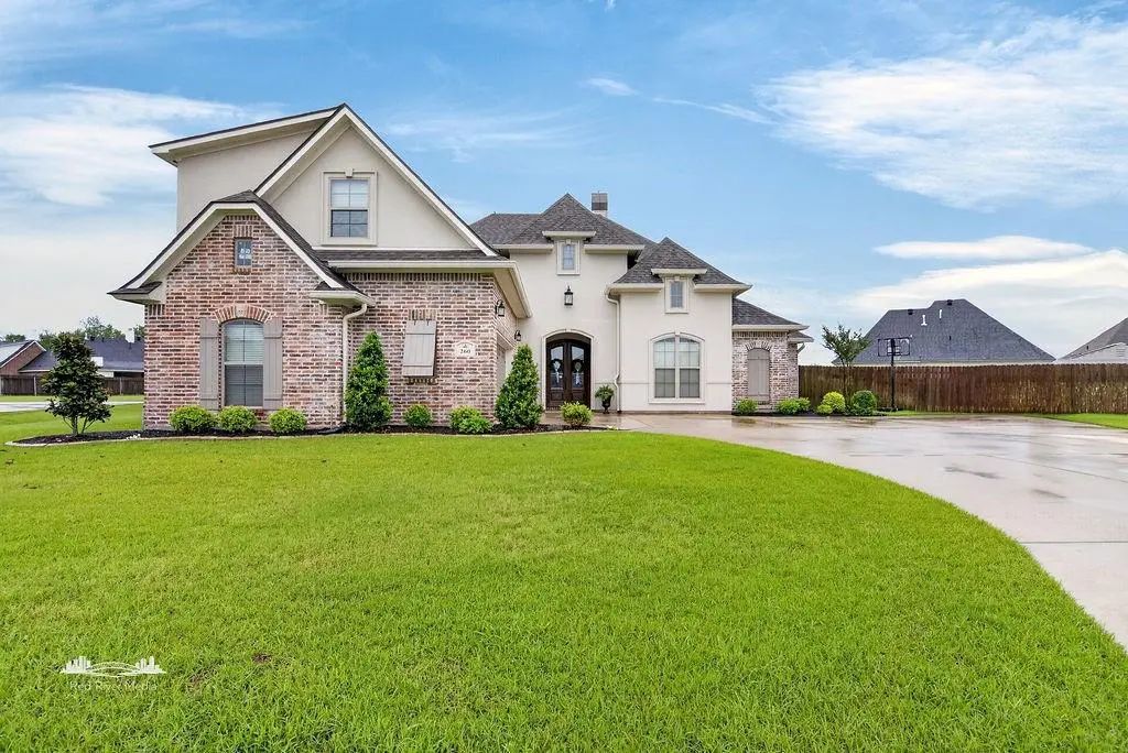 260 Arrowhead Drive, Bossier City
