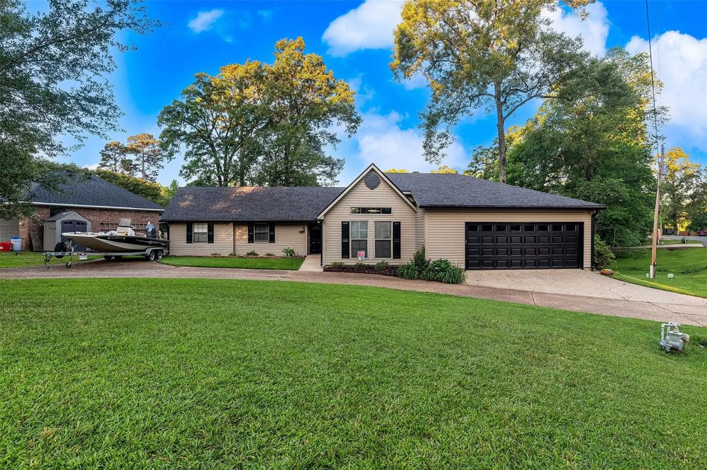 2275 Woodstone Drive, Benton