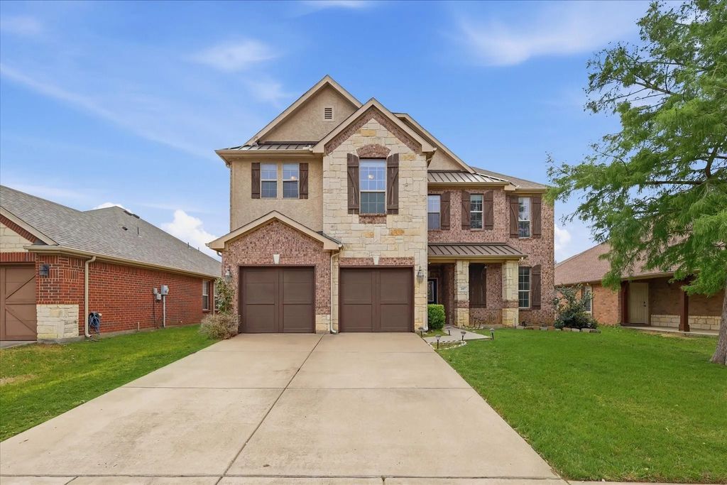 207 Moonlight Drive, Euless