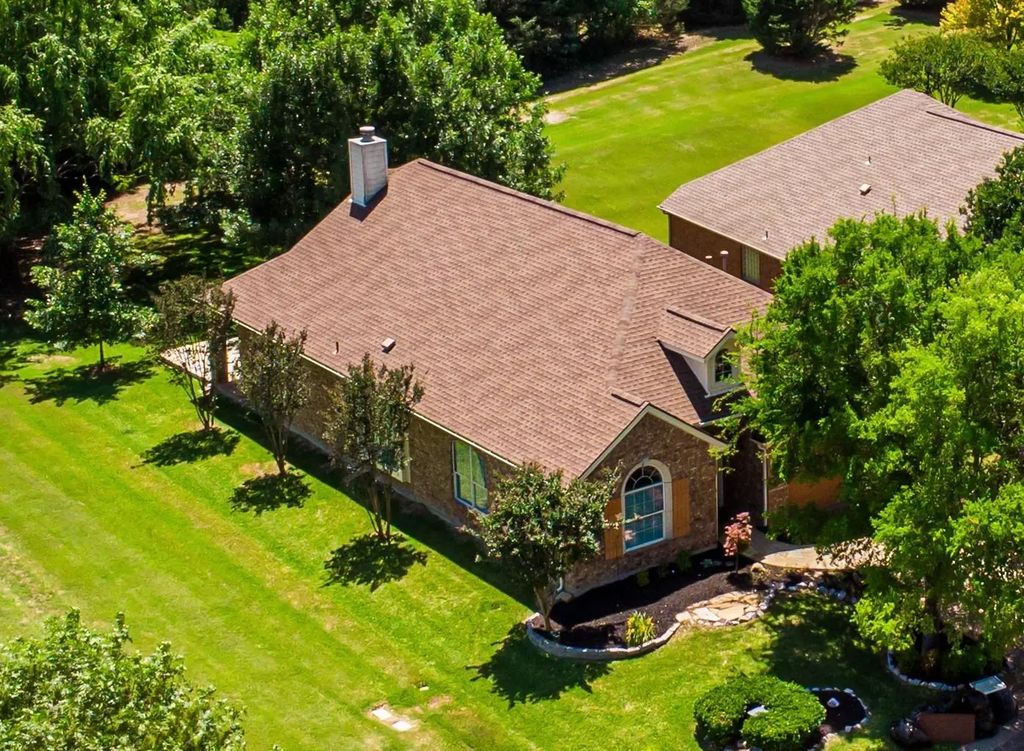 835 Mustang Drive, Fairview