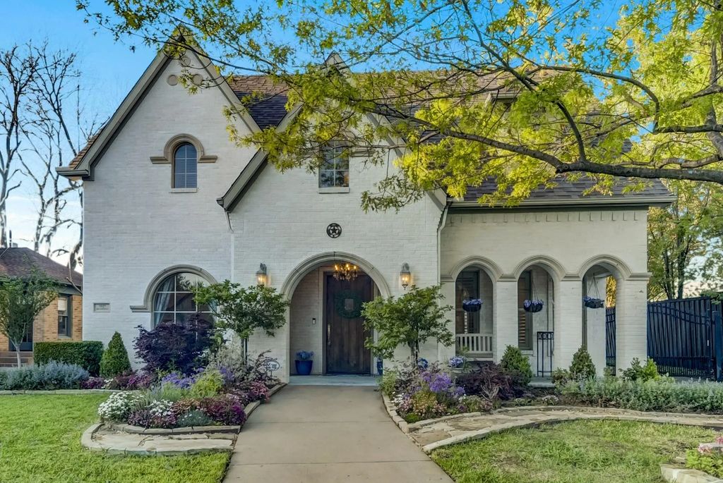 5527 Mccommas Boulevard, Dallas
