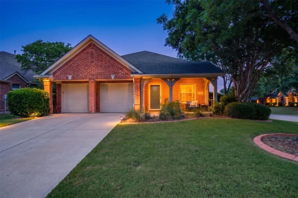 401 Manders Court, Irving