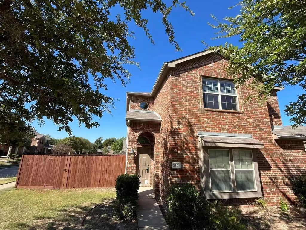 2201 Preston Lane, McKinney