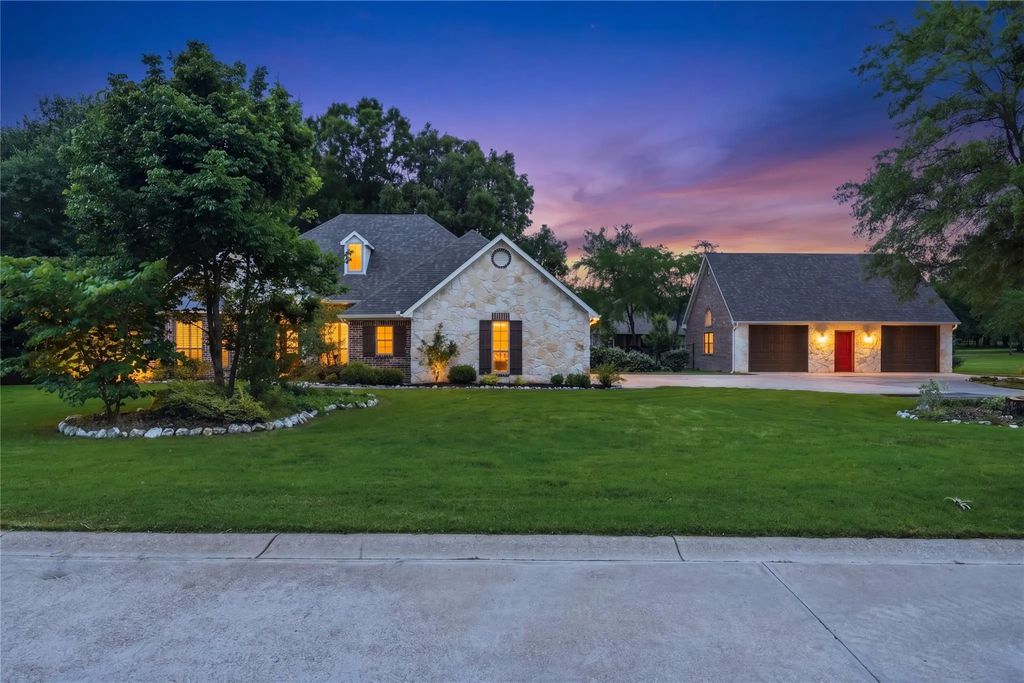 271 Private Road 5943, Yantis
