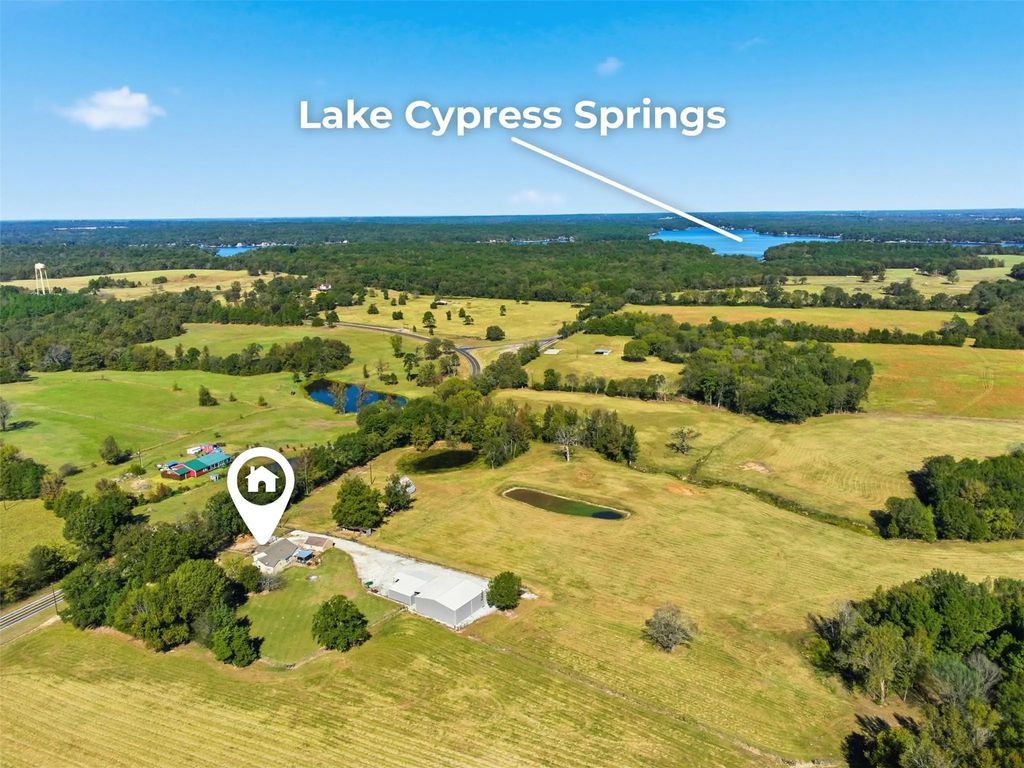 10495 Fm 115, Scroggins