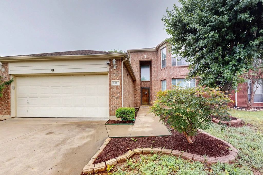 8413 Vicksburg Lane, Fort Worth