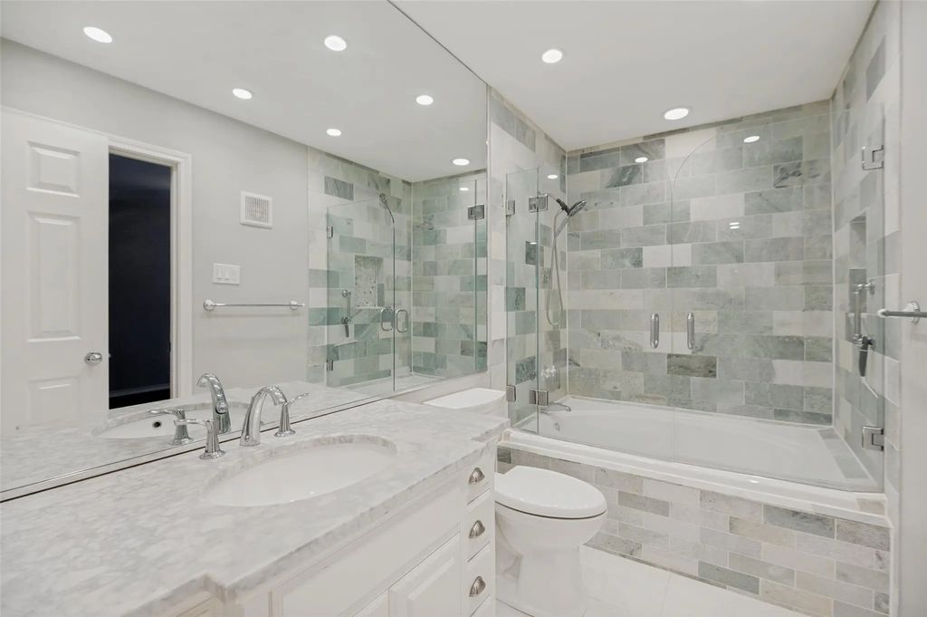 16301 Ledgemont Lane 263, Addison