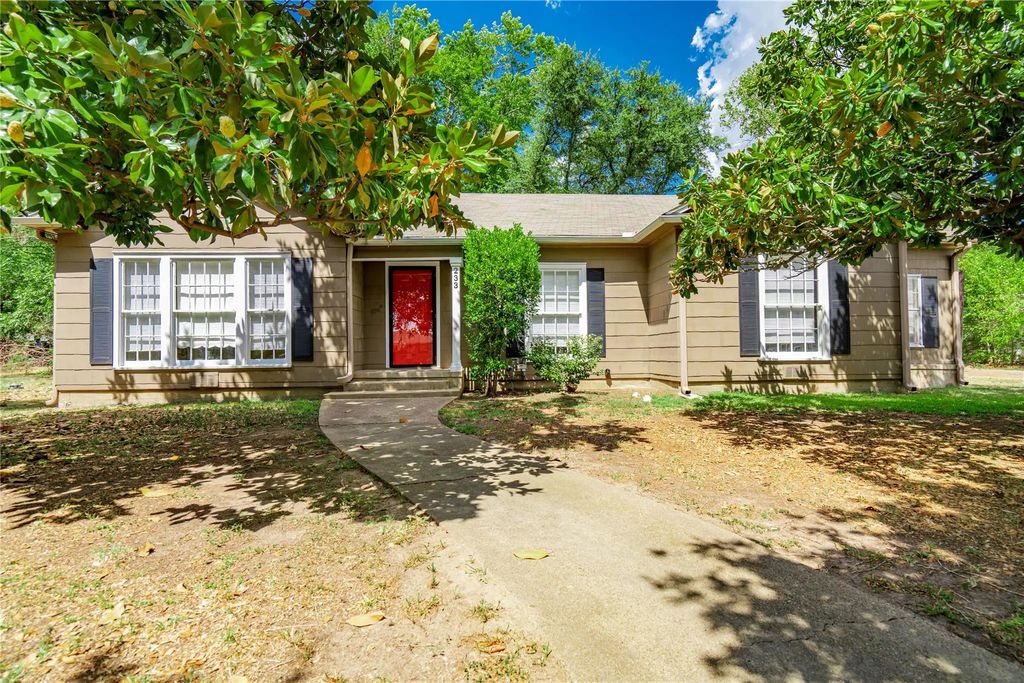 233 E James Street, Wills Point