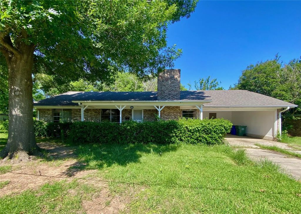 800 Carver Street, Whitesboro