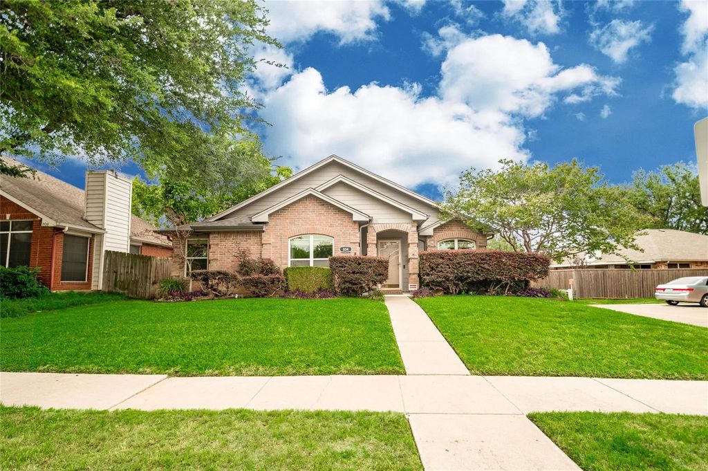 804 Lake Bluff Drive, Flower Mound