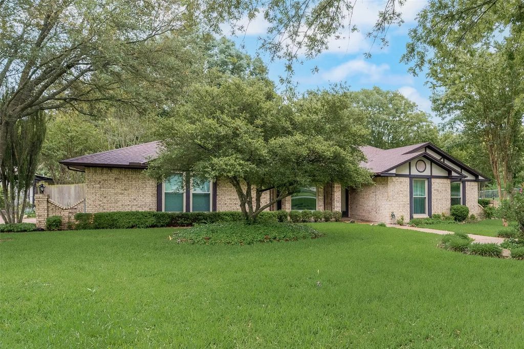 208 Lorene Drive, Red Oak