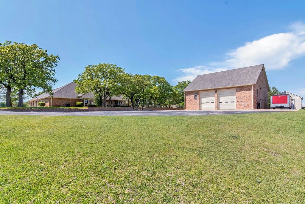 327 Saddle Club Road, Weatherford