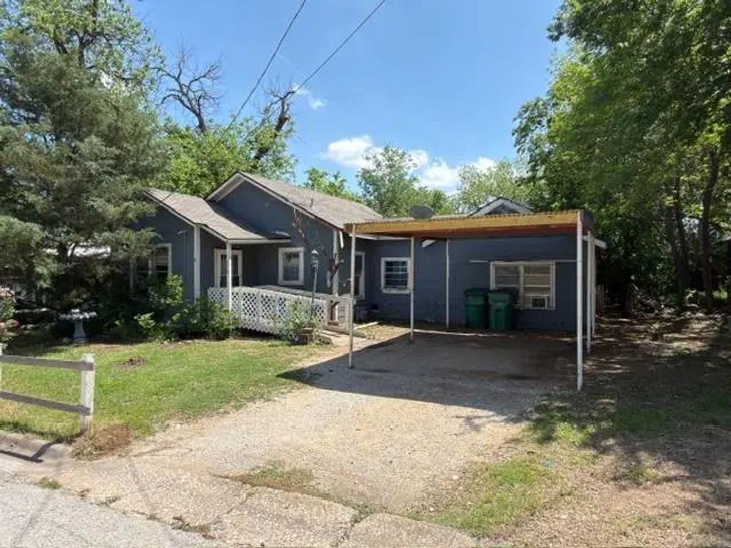 619 W College Street, Jacksboro