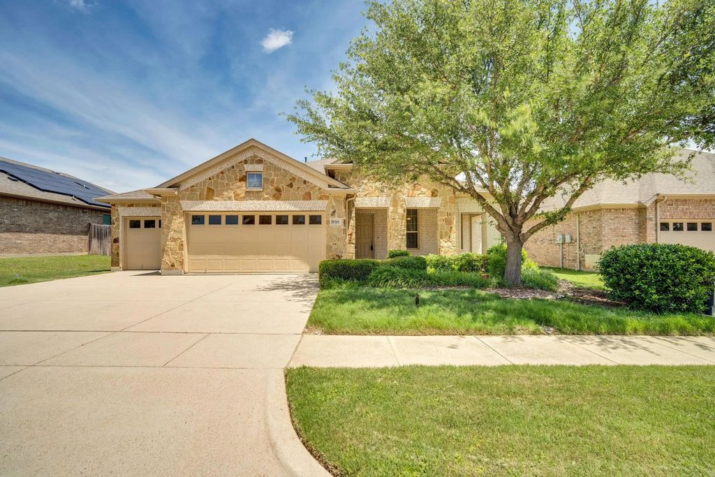 9305 Water Oak Court, Arlington