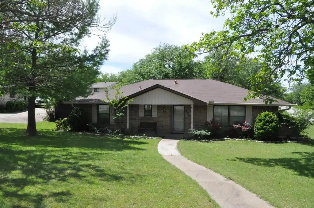 304 Bennett Circle, DeSoto