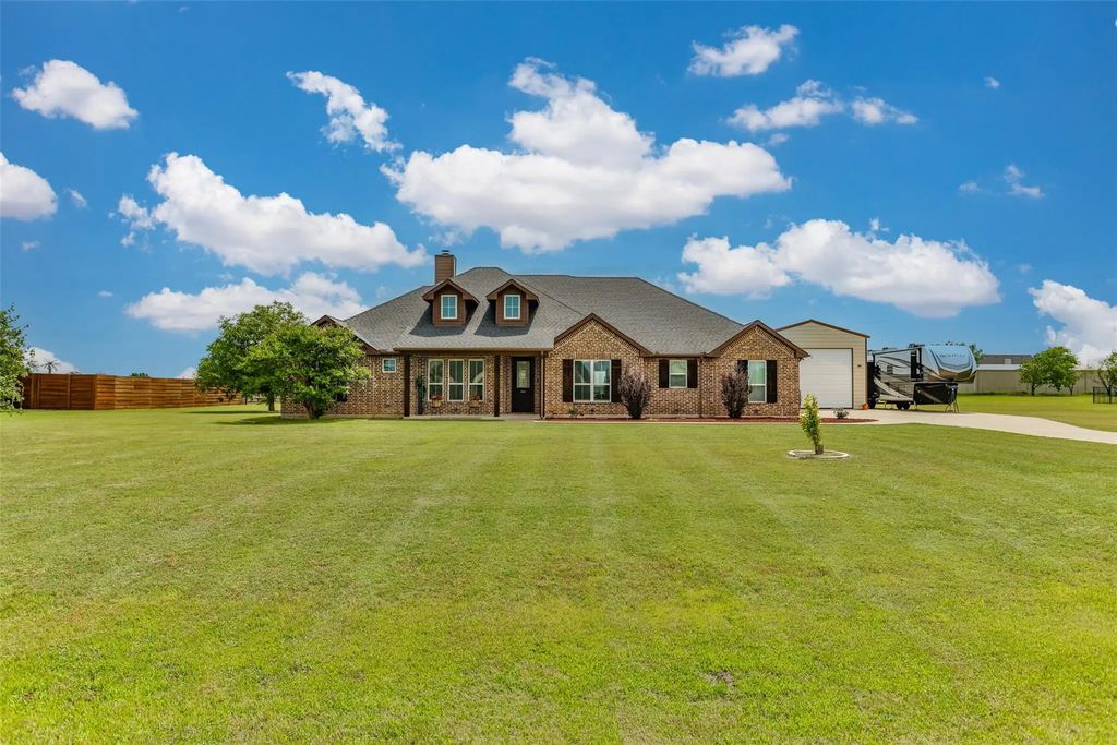 11210 Lakecrest Drive, Sanger