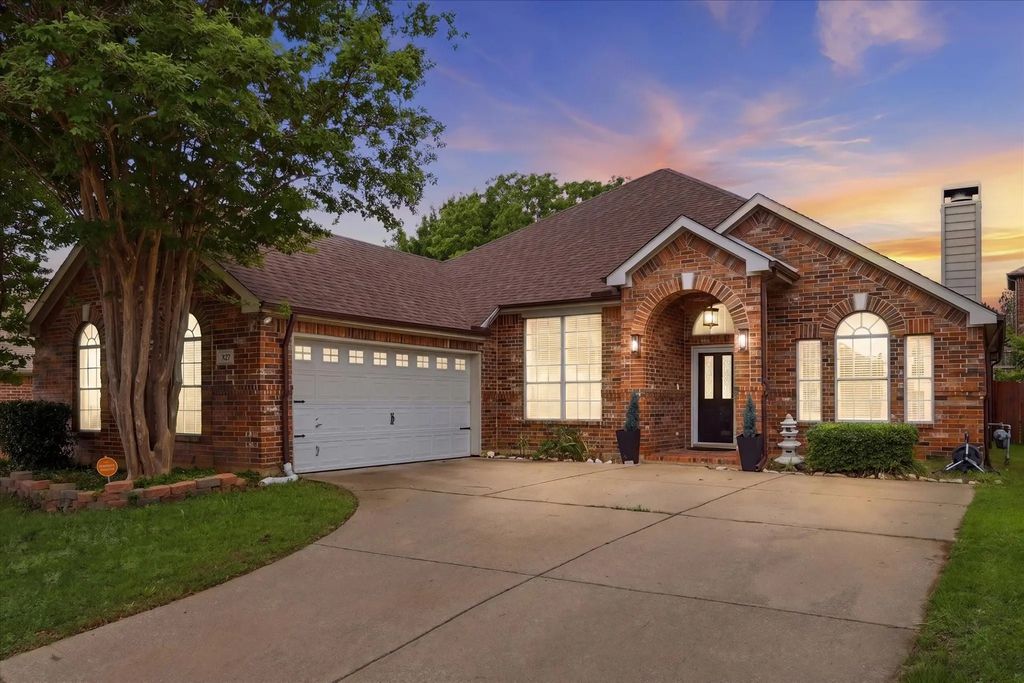 520 E Sandra Lane, Grand Prairie