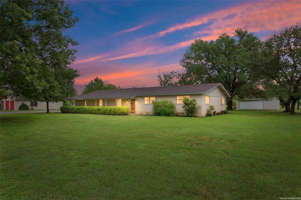 2416 Gary Lane, Waco