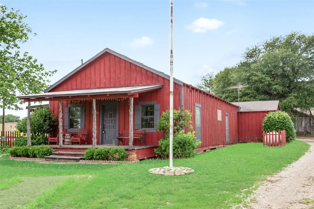 1321 Meadow Street, DeSoto