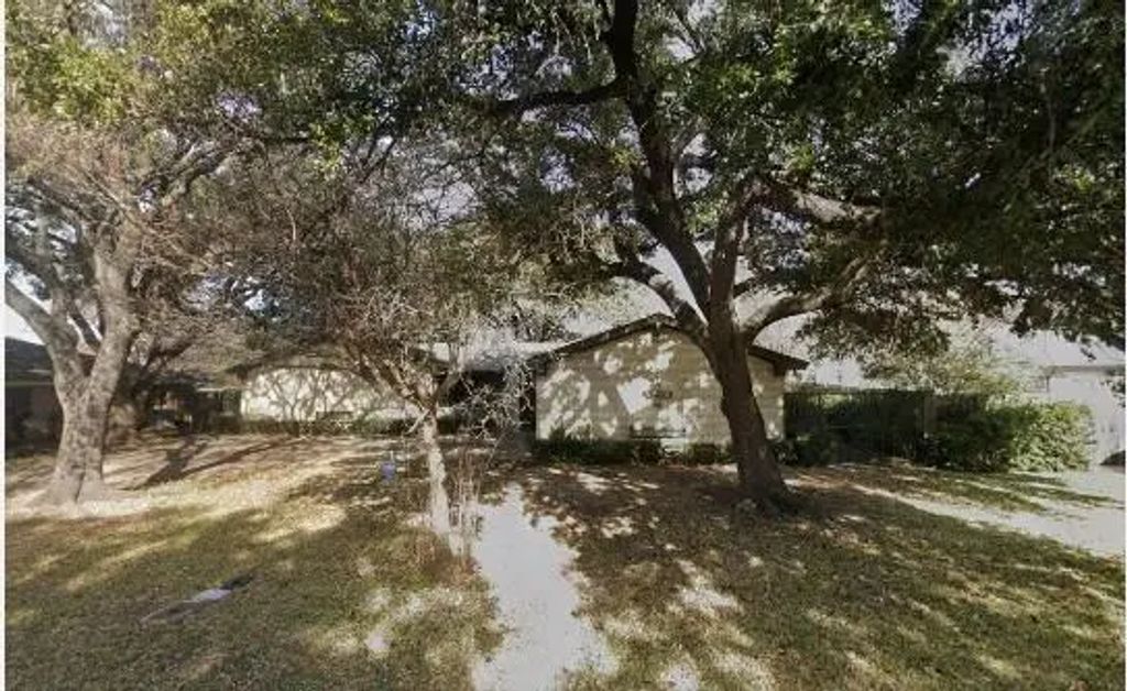 4905 Rock River Drive, Fort Worth