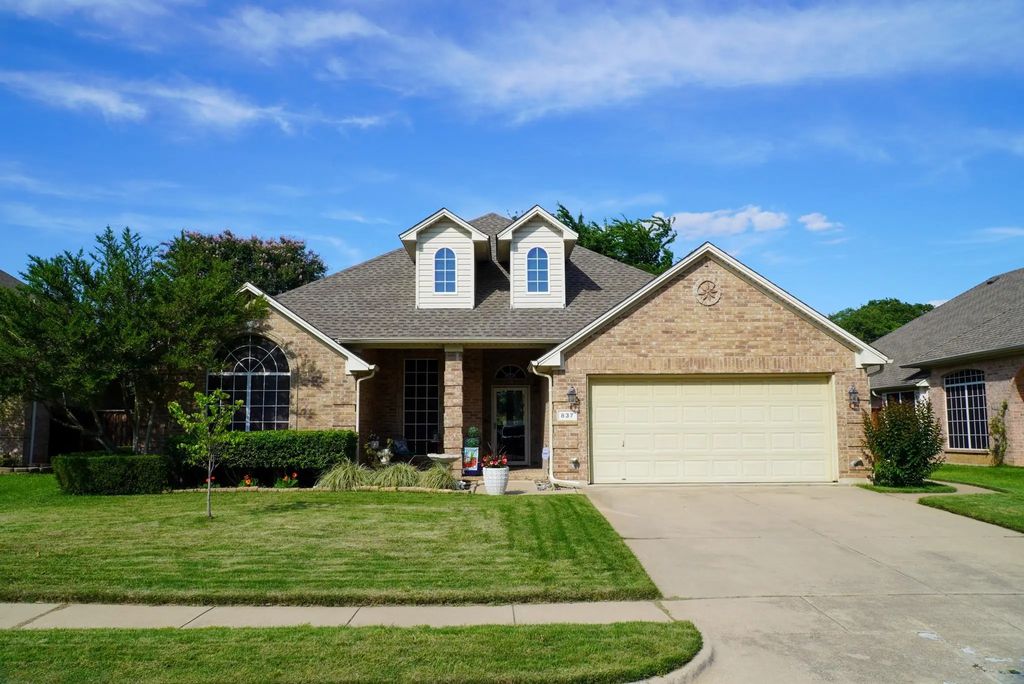 837 Huebner Way, Burleson