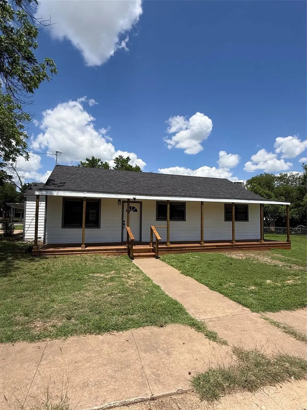 1016 W Cedar Street, Coleman