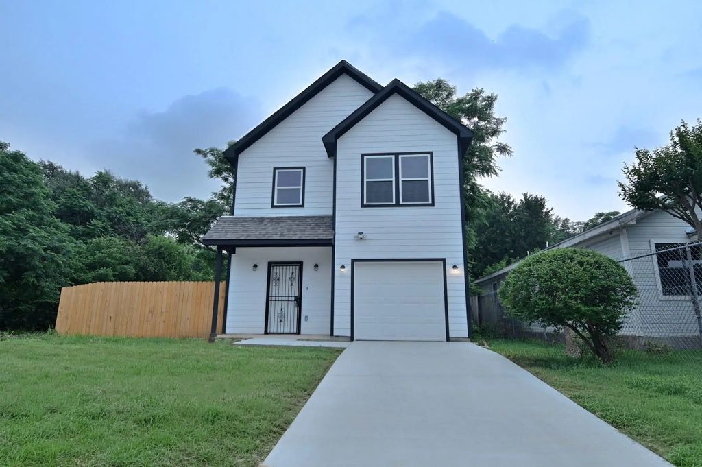 3922 Penelope Street, Dallas