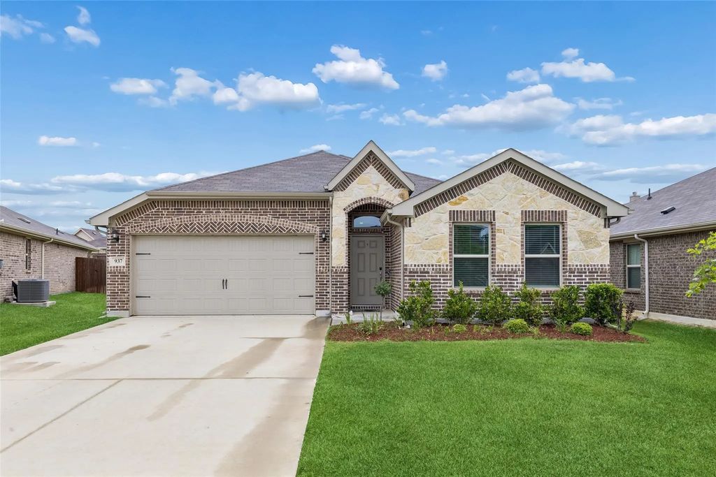937 Burnet Lane, Aubrey