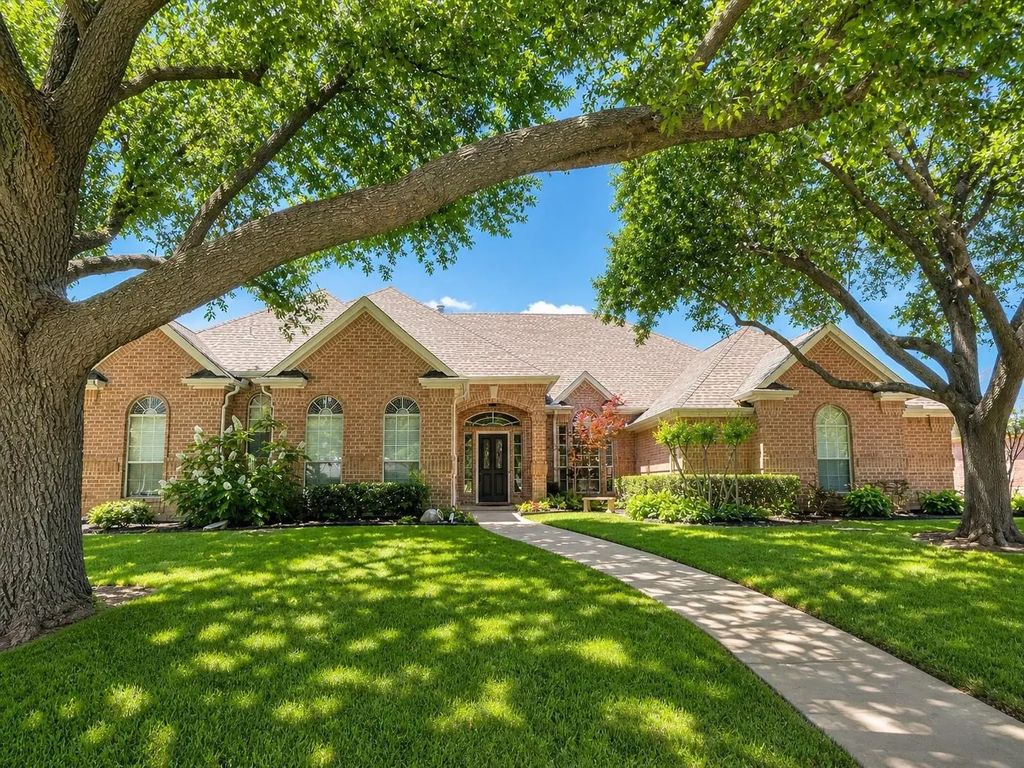 901 Glen Abbey Drive, Mansfield