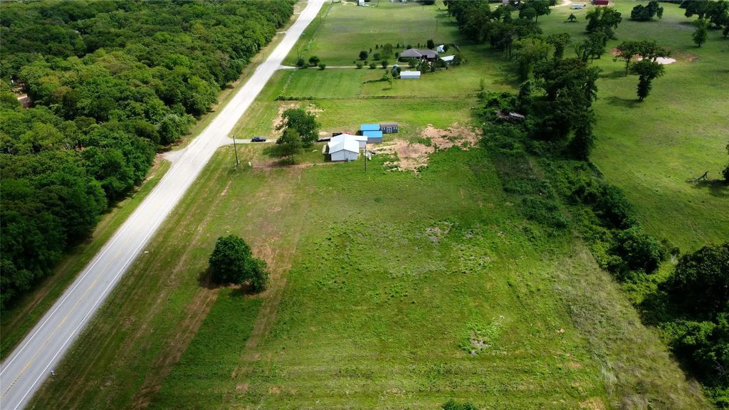 2519 Fm 2027, Lott