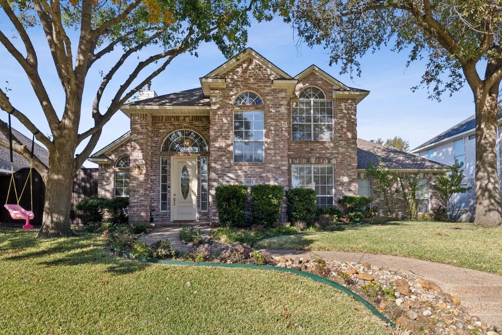 3831 Walden Way, Dallas