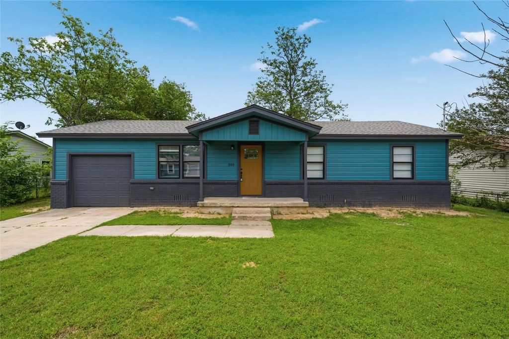 305 Avenue I, Lacy Lakeview