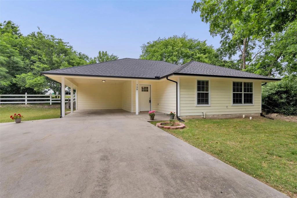 738 Wayne Avenue, Van Alstyne