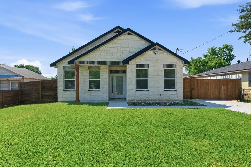 2406 Naoma Street, Dallas