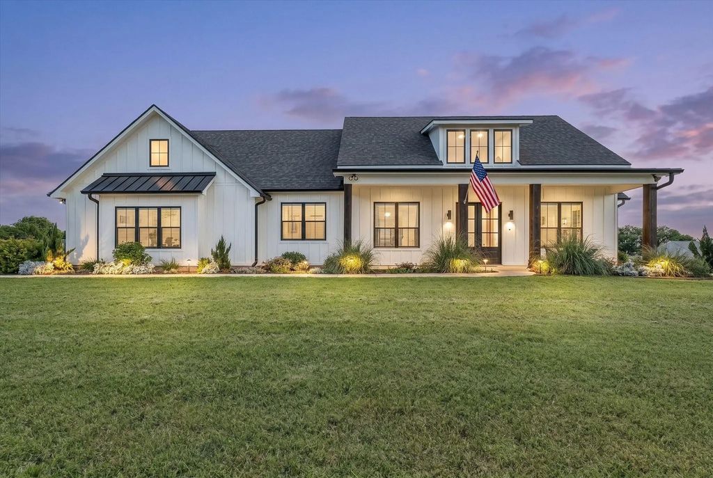 3861 Birdie Lane, Lorena