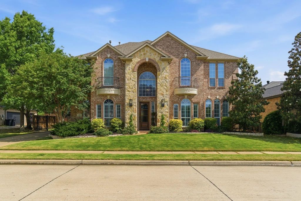 1116 Sabine Court, Colleyville