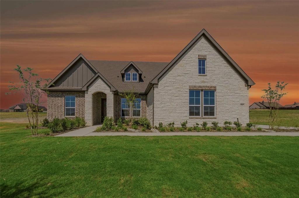 707 Water Side Drive, Van Alstyne