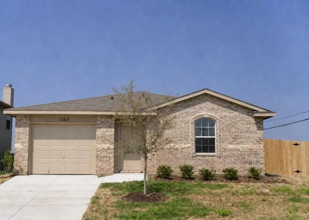 1365 Falcon Drive, Grand Prairie